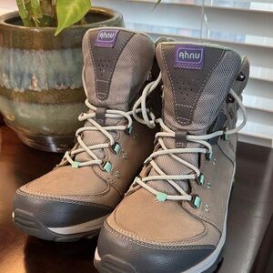 Ahnu Women's Lace-Up Hiking Boots in Taupe with Mint Accents